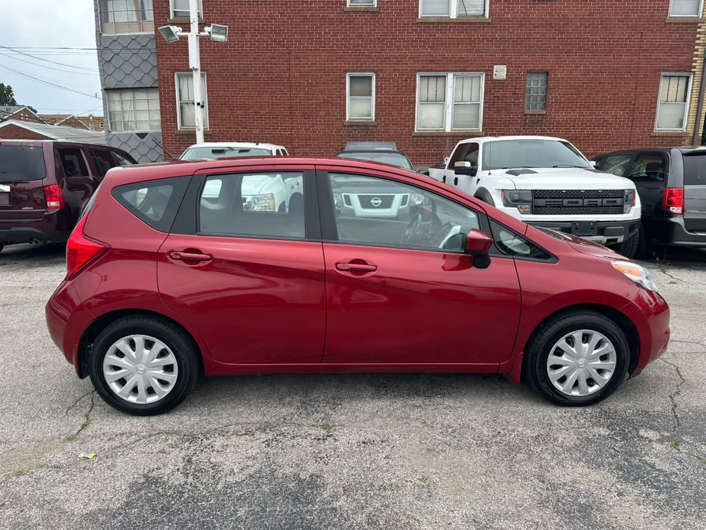 2015 Nissan Versa Image 4
