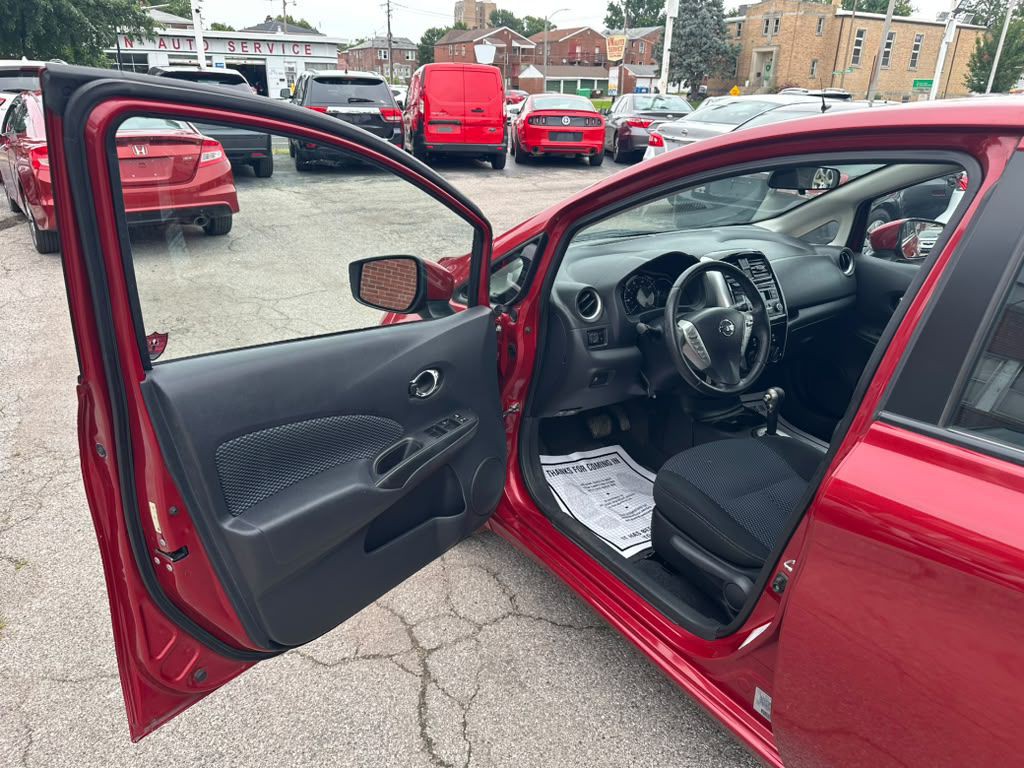 2015 Nissan Versa Image 9