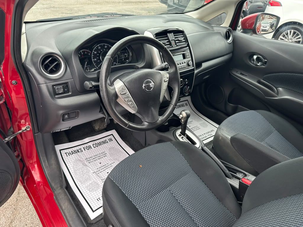 2015 Nissan Versa Image 11