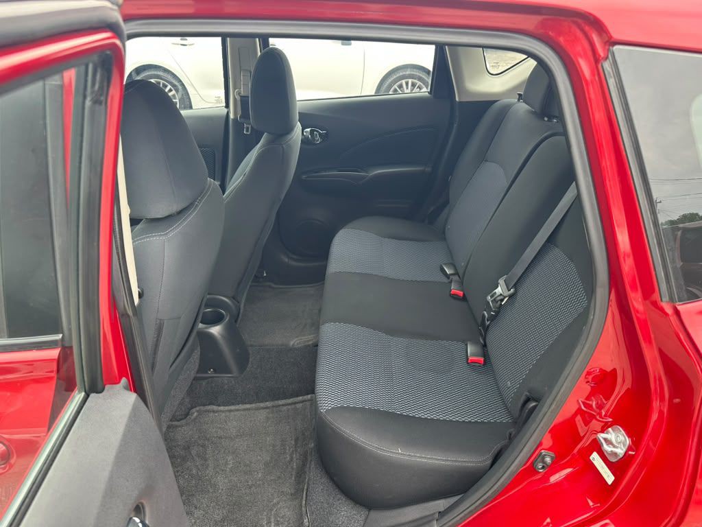 2015 Nissan Versa Image 21
