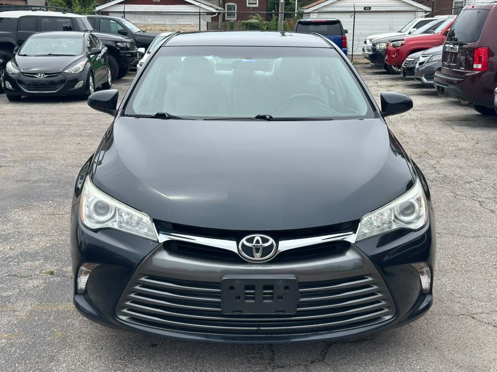 2015 Toyota Camry Image 2