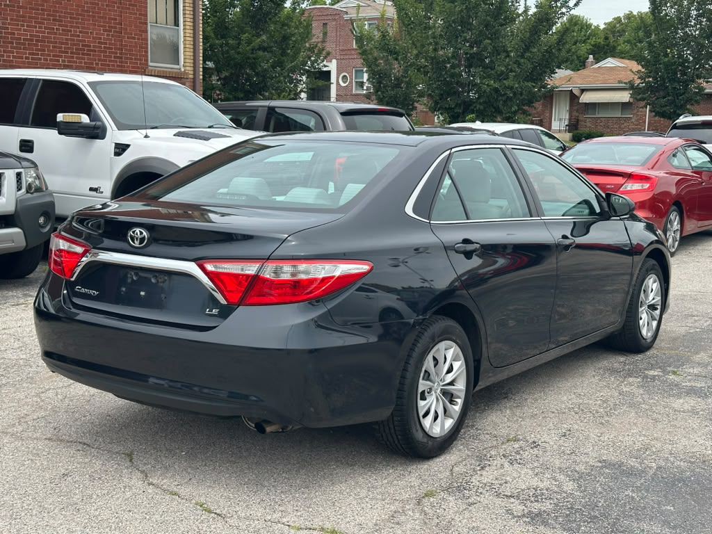 2015 Toyota Camry Image 6