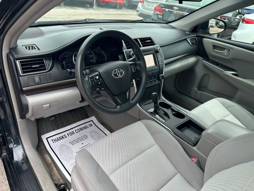 2015 Toyota Camry Image 11