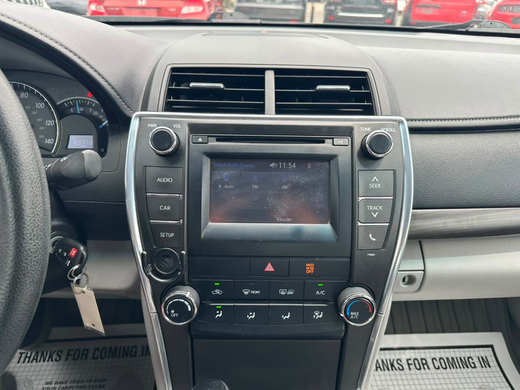 2015 Toyota Camry Image 18