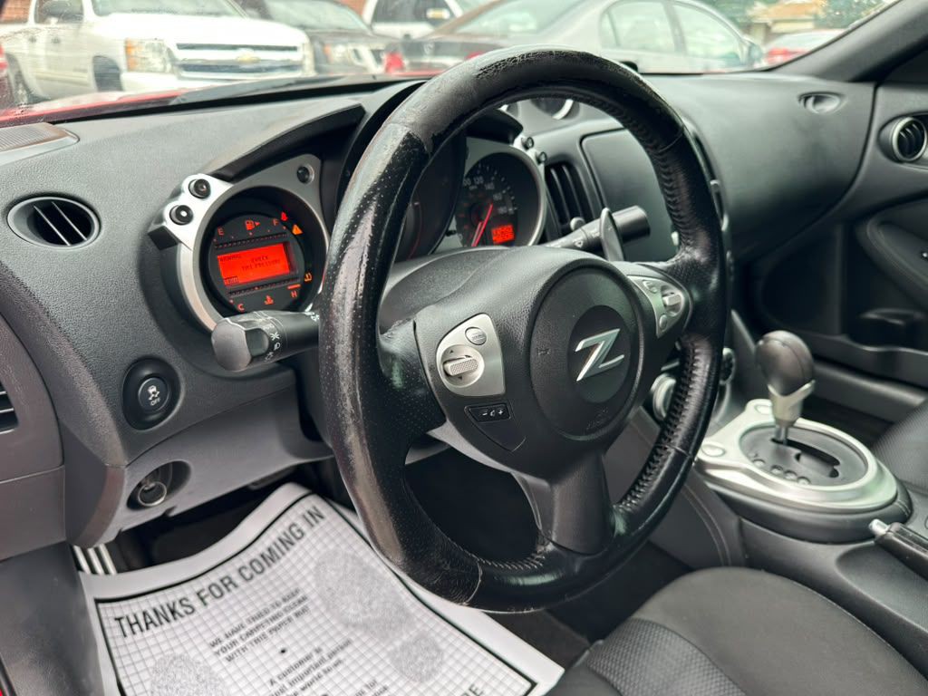 2013 Nissan 370Z Image 13