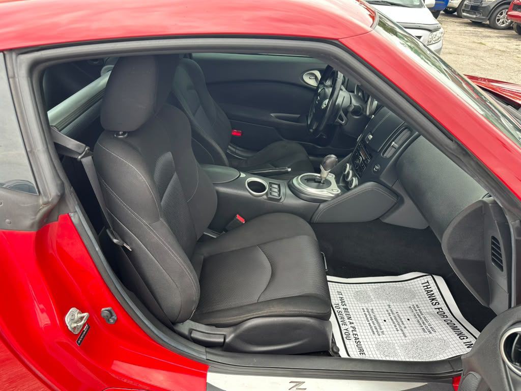 2013 Nissan 370Z Image 15