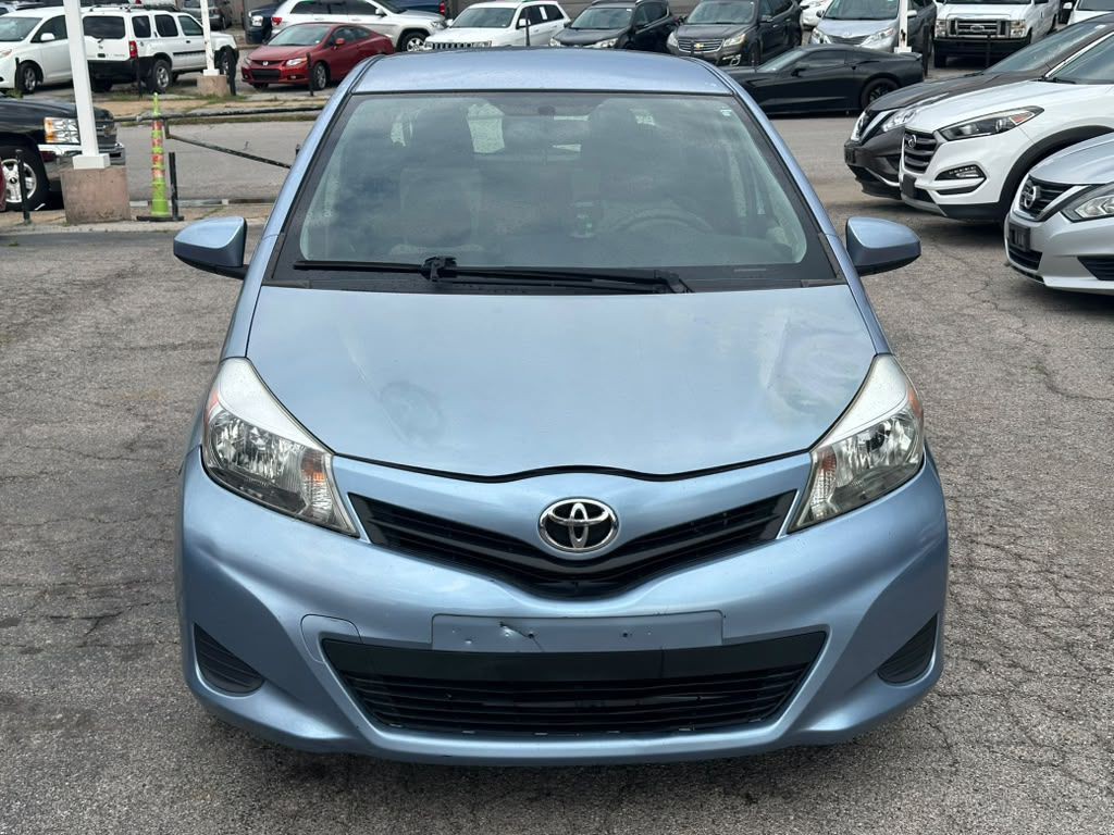 2013 Toyota Yaris Image 2