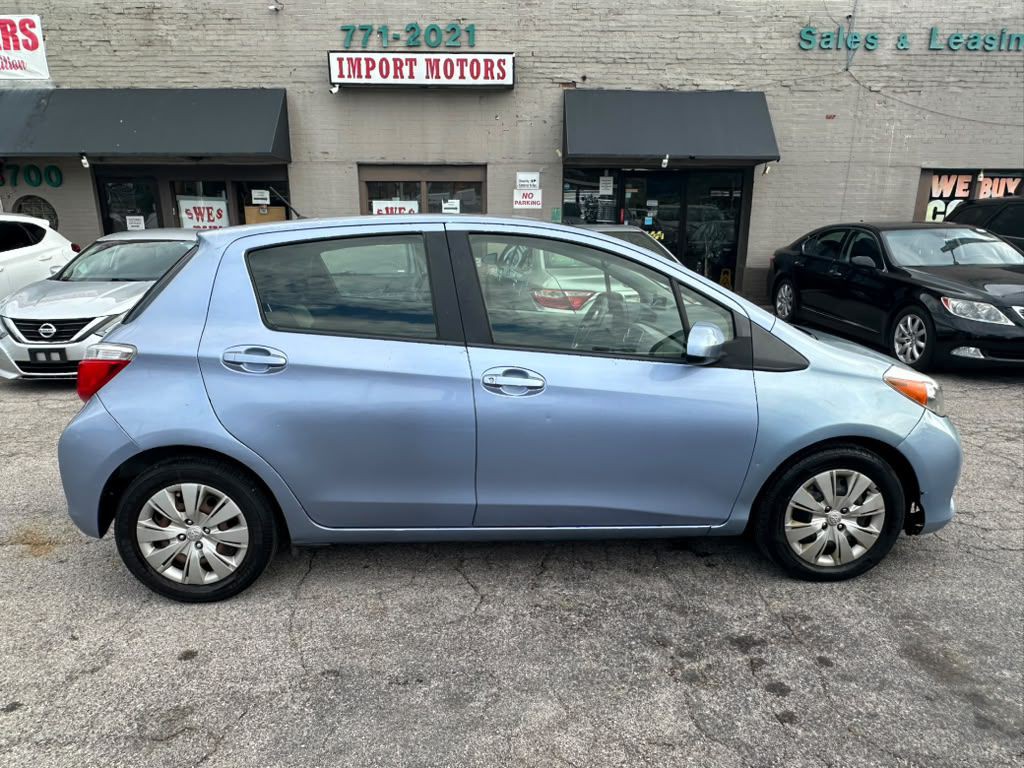 2013 Toyota Yaris Image 4