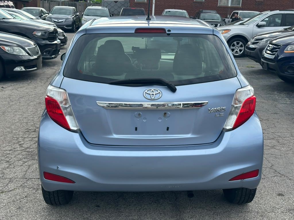 2013 Toyota Yaris Image 7