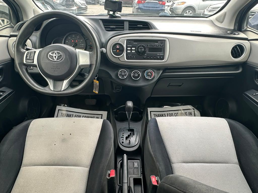 2013 Toyota Yaris Image 15