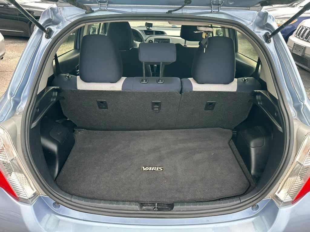 2013 Toyota Yaris Image 22
