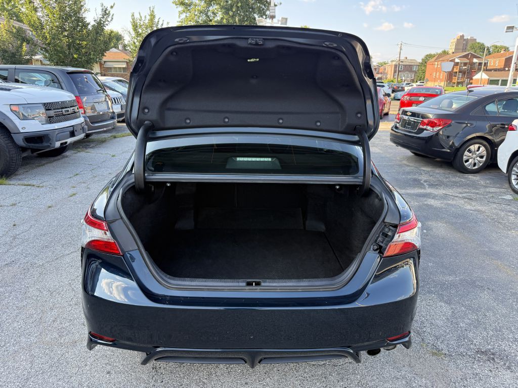 2019 Toyota Camry Image 8