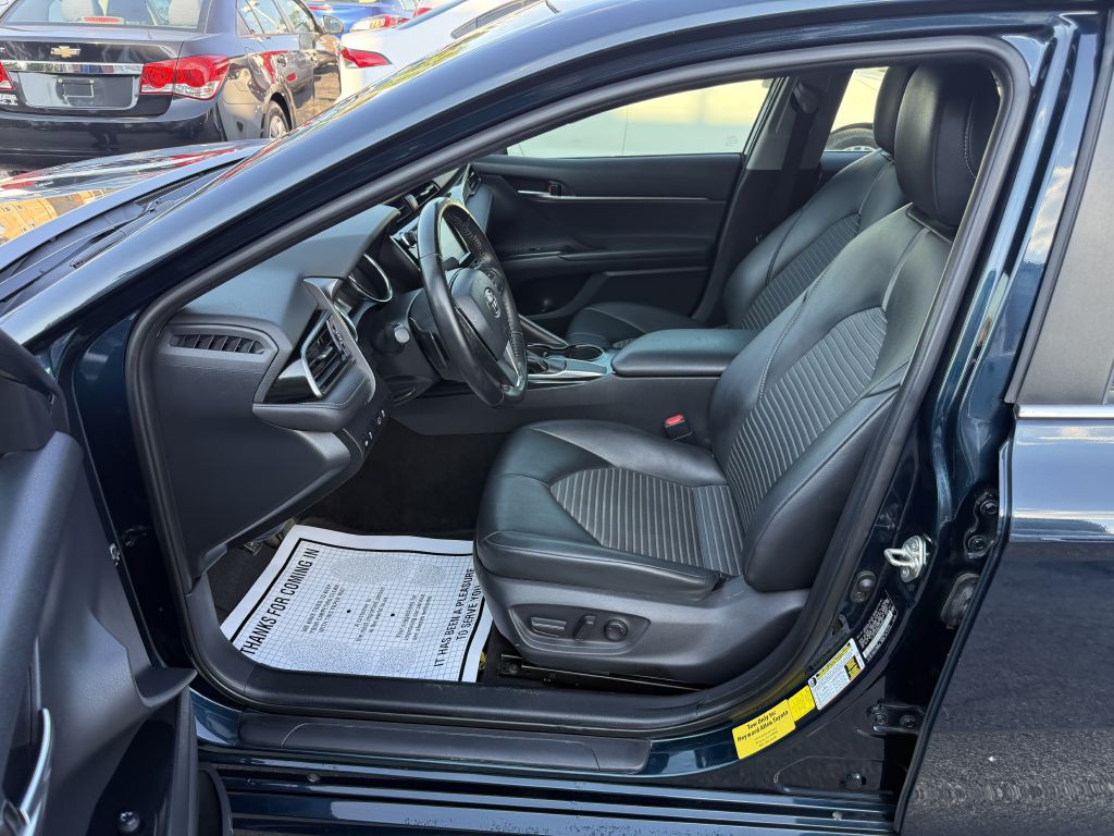 2019 Toyota Camry Image 11