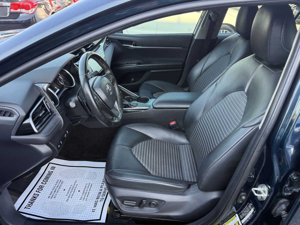 2019 Toyota Camry Image 12