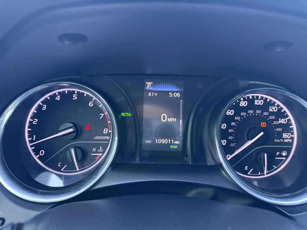 2019 Toyota Camry Image 14