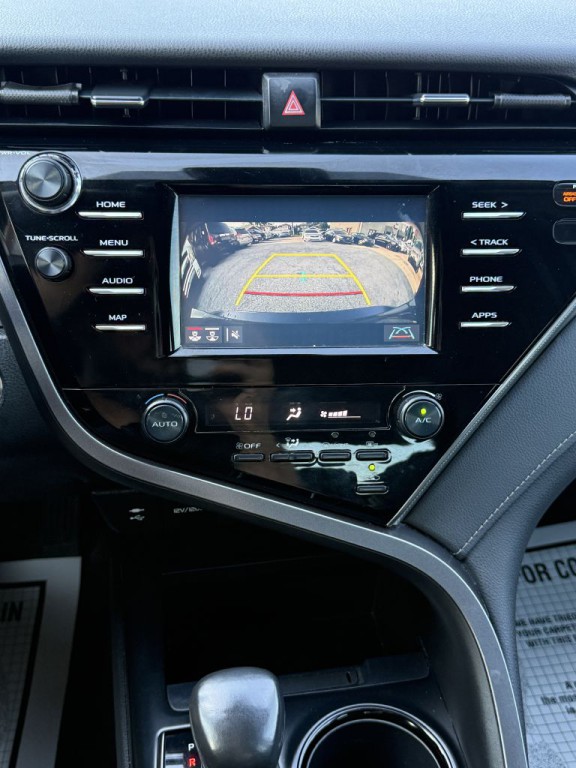 2019 Toyota Camry Image 16