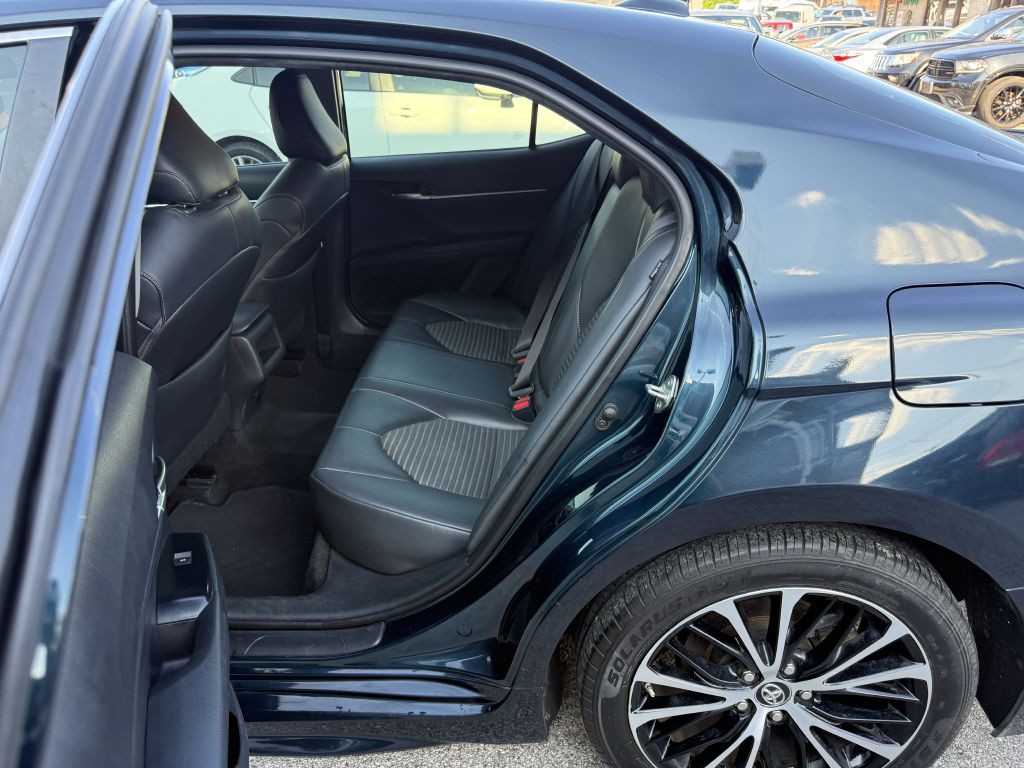 2019 Toyota Camry Image 22