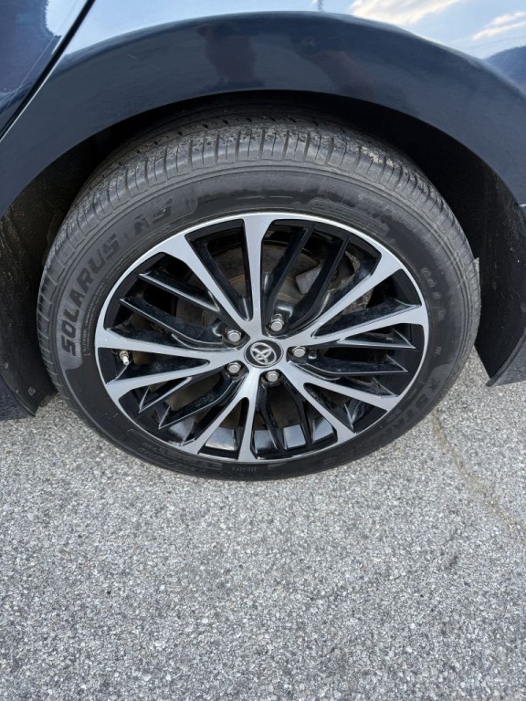 2019 Toyota Camry Image 26