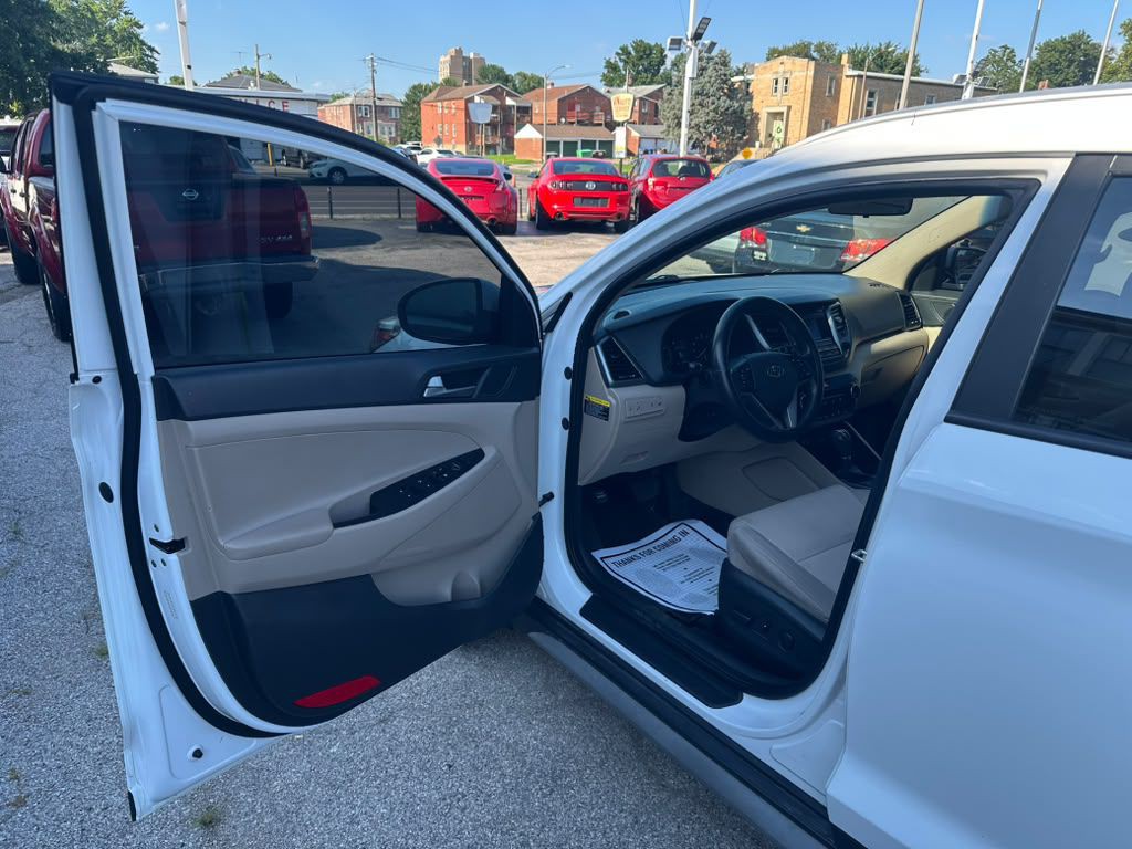 2017 Hyundai Tucson Image 10