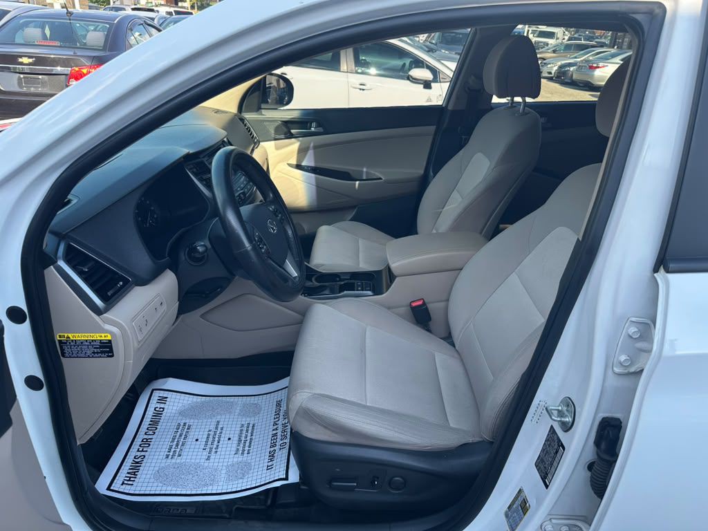 2017 Hyundai Tucson Image 11