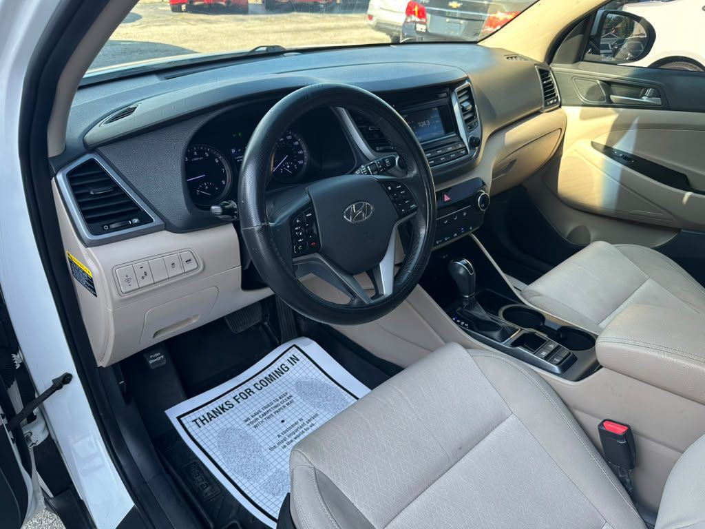 2017 Hyundai Tucson Image 12