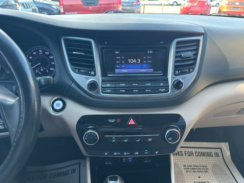 2017 Hyundai Tucson Image 16