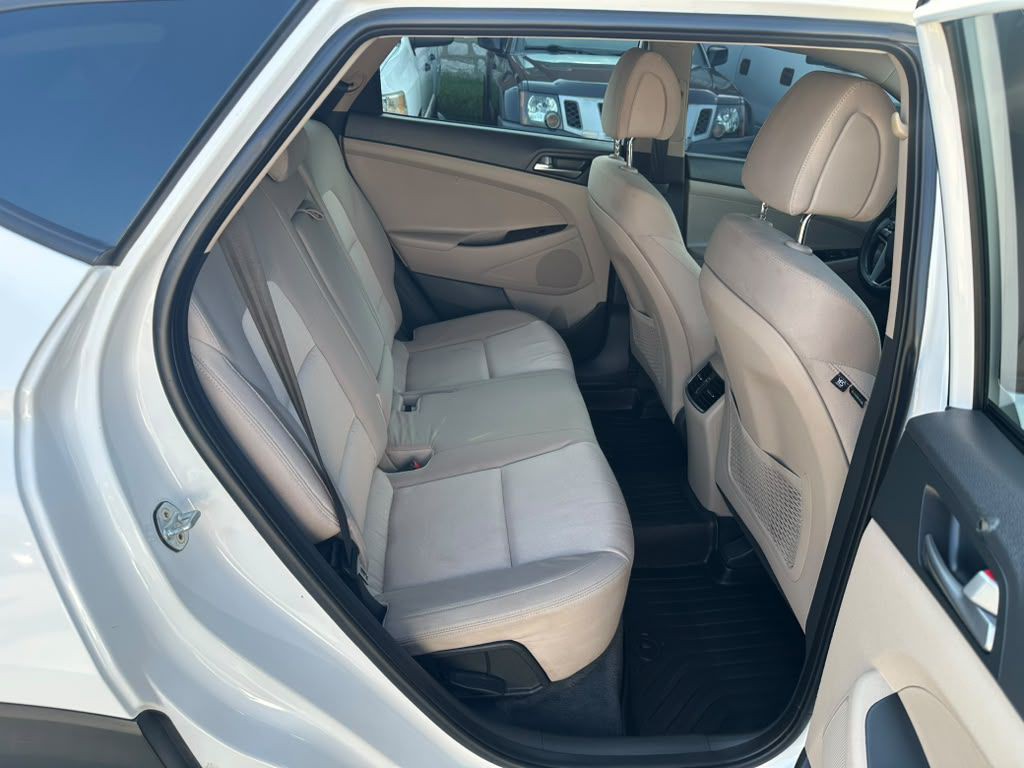 2017 Hyundai Tucson Image 24