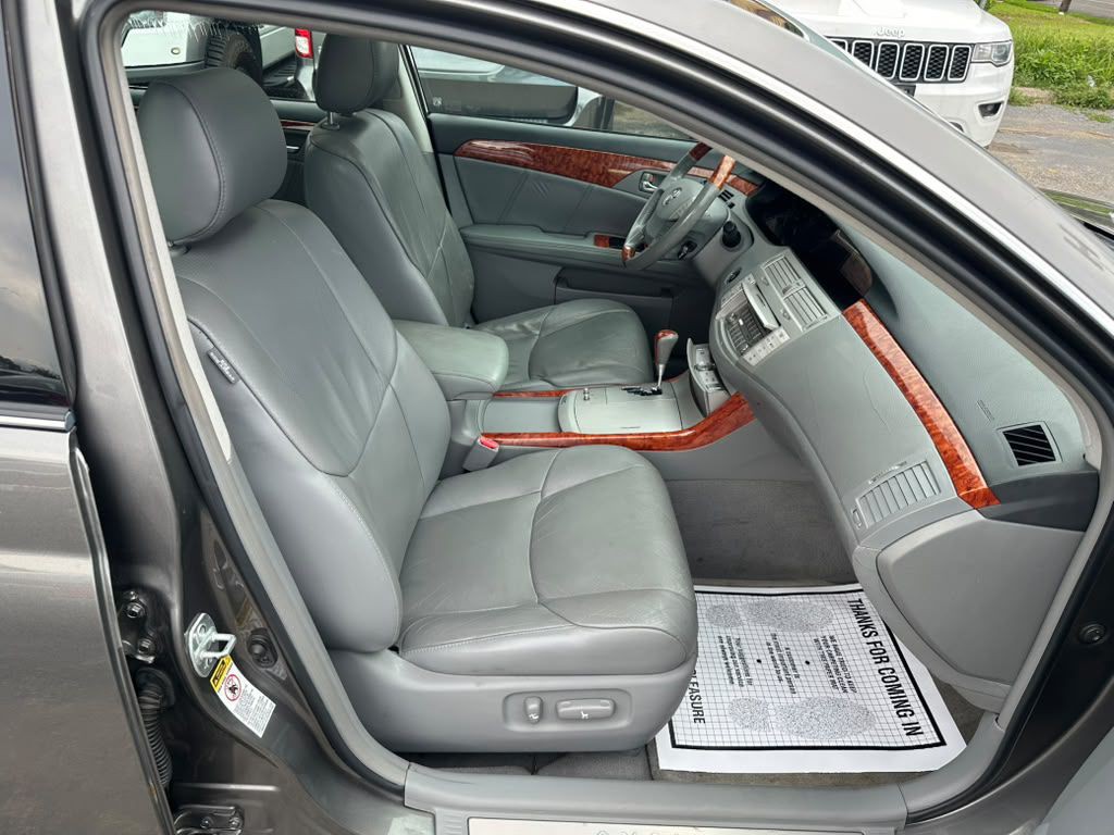 2007 Toyota Avalon Image 12