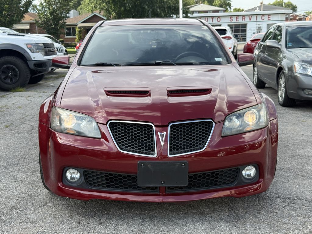 2009 Pontiac G8 Image 2