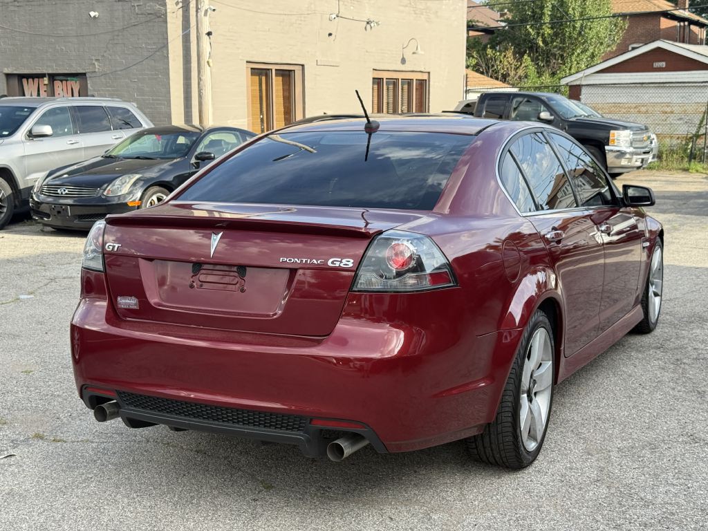 2009 Pontiac G8 Image 4