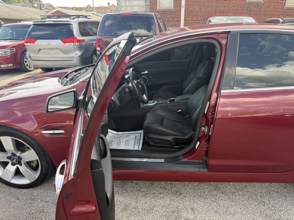 2009 Pontiac G8 Image 10