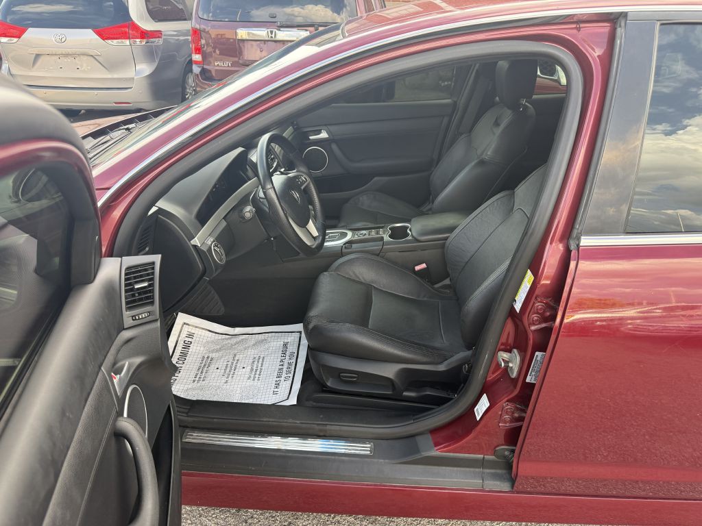 2009 Pontiac G8 Image 11
