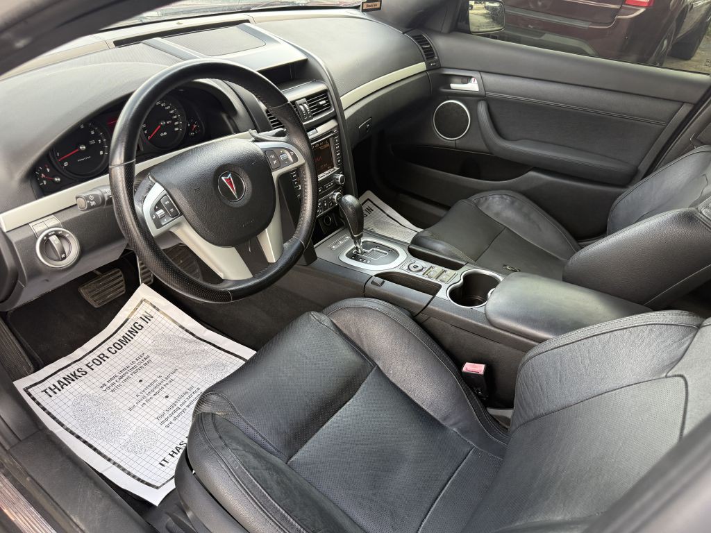 2009 Pontiac G8 Image 13