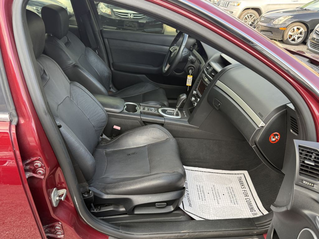 2009 Pontiac G8 Image 18