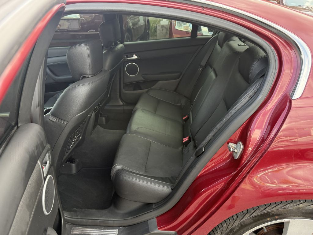 2009 Pontiac G8 Image 22