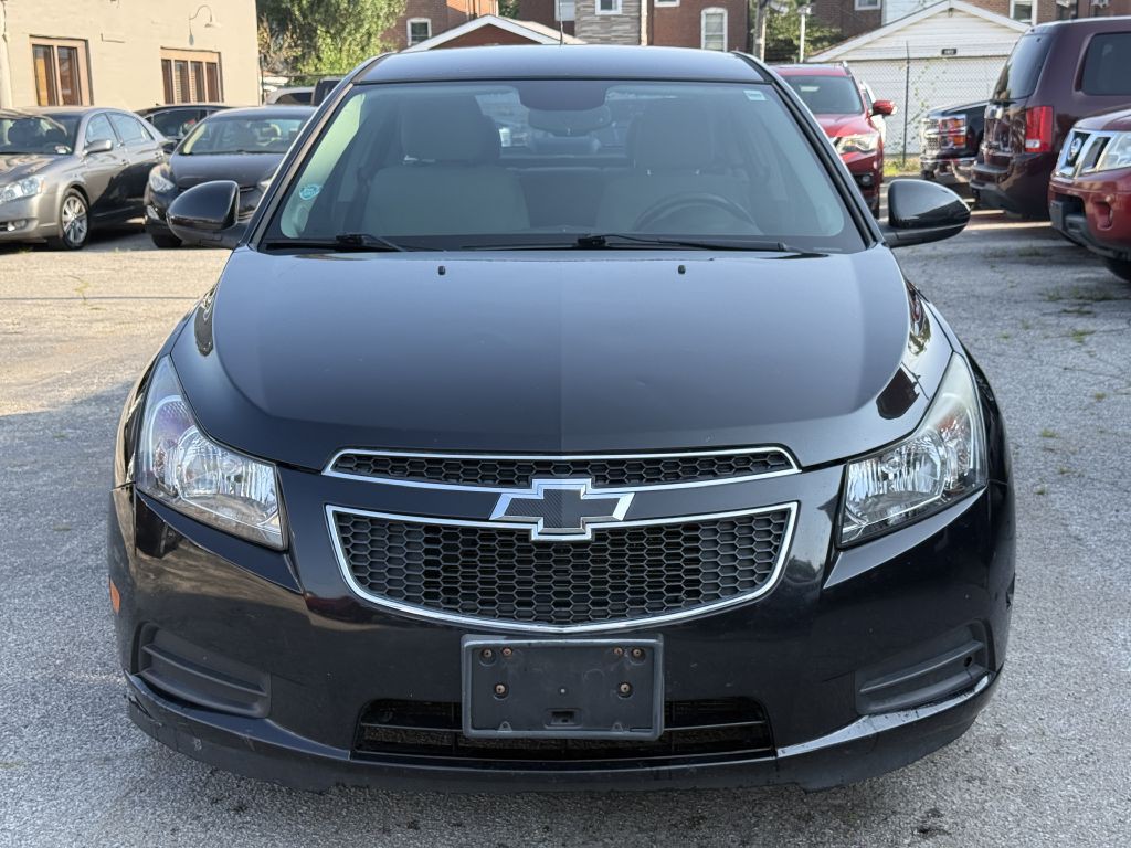 2013 Chevrolet Cruze Image 2