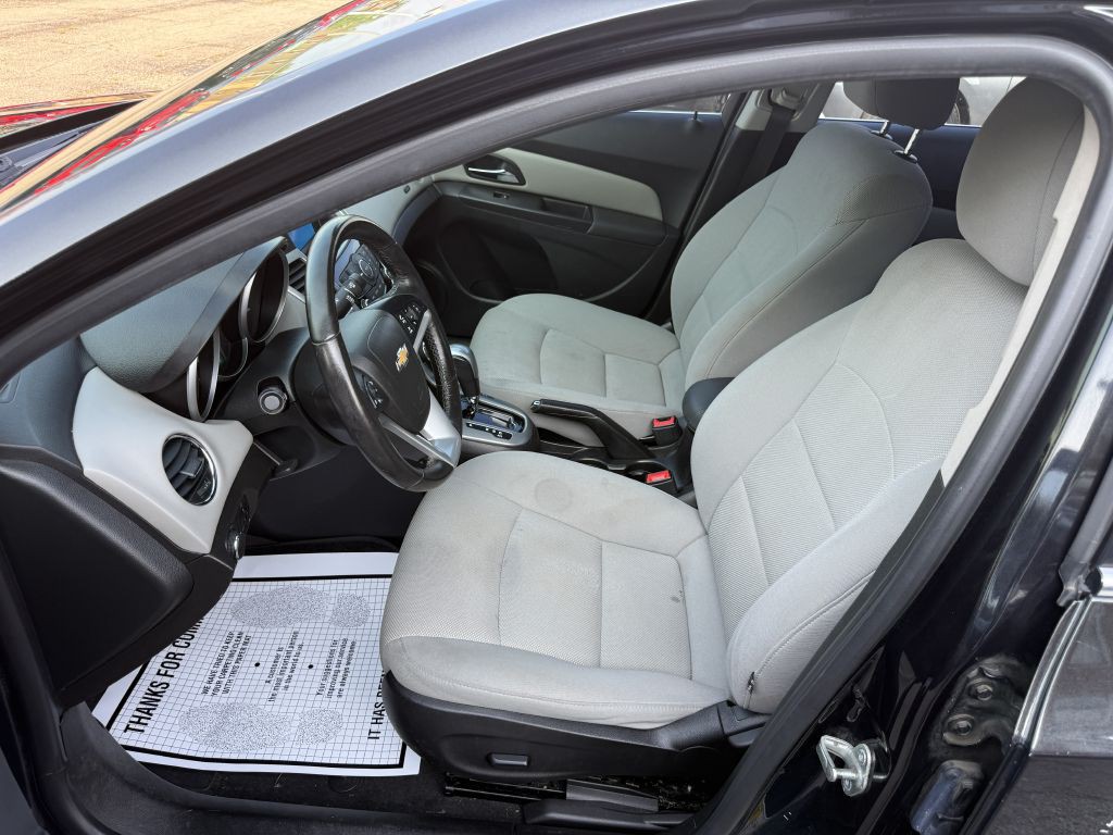 2013 Chevrolet Cruze Image 11