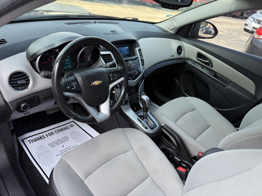 2013 Chevrolet Cruze Image 12