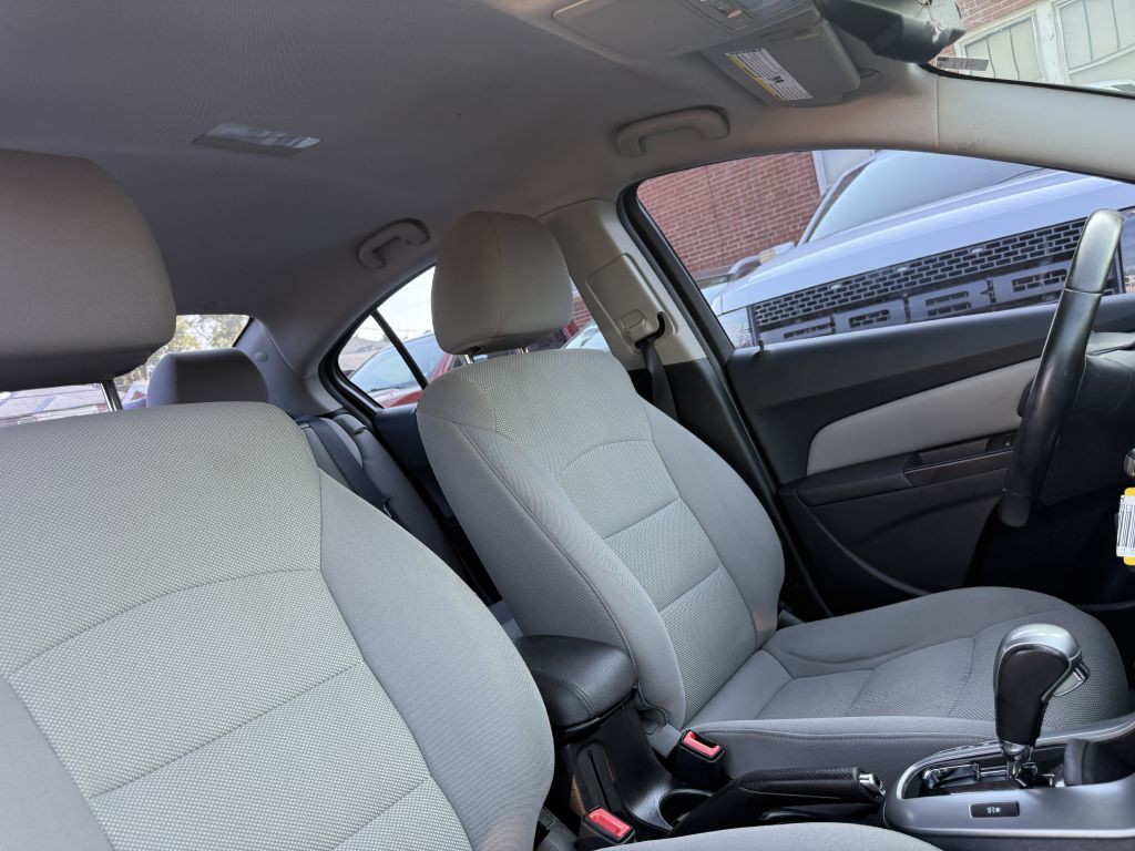 2013 Chevrolet Cruze Image 15