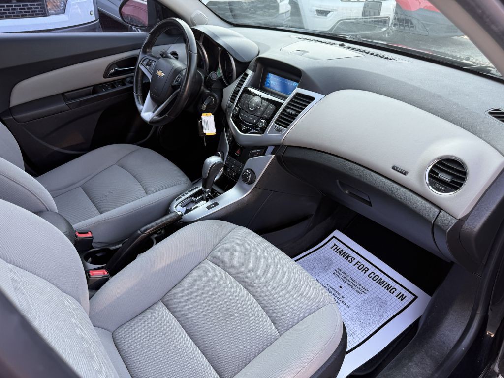 2013 Chevrolet Cruze Image 18