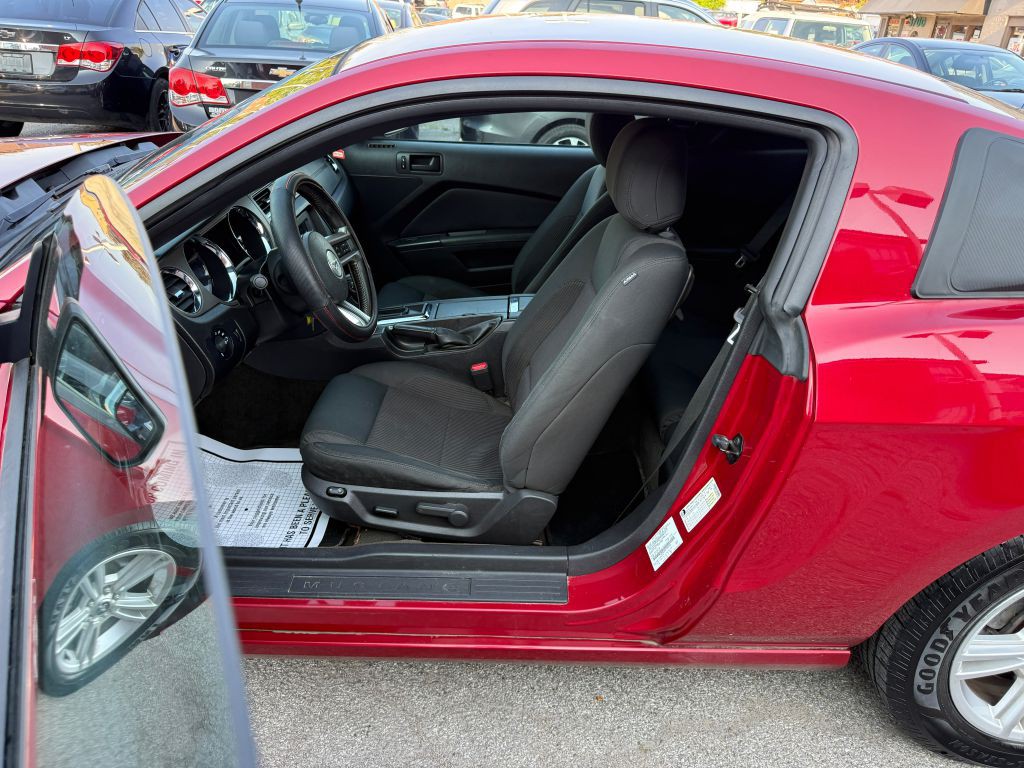 2013 Ford Mustang Image 11
