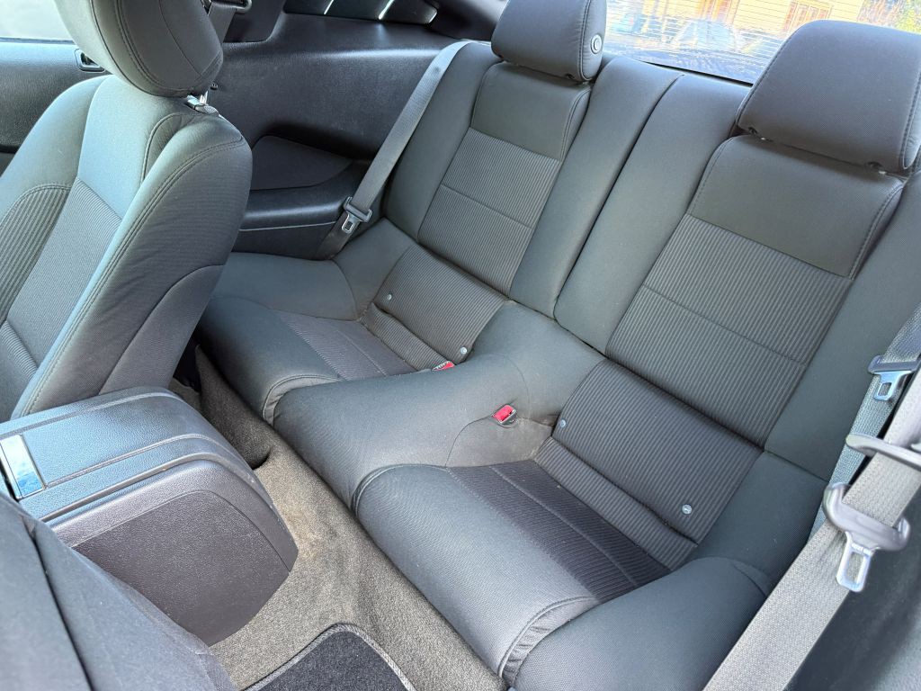 2013 Ford Mustang Image 21