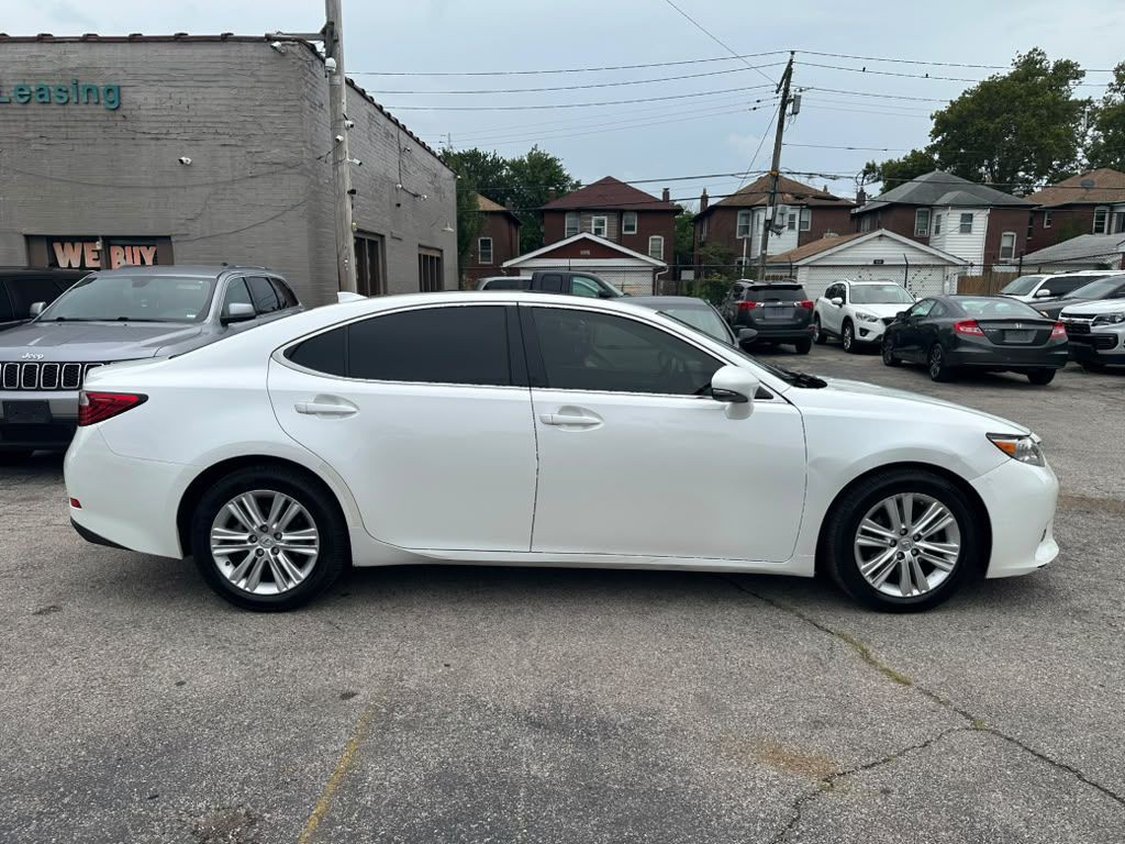 2015 Lexus ES Image 4