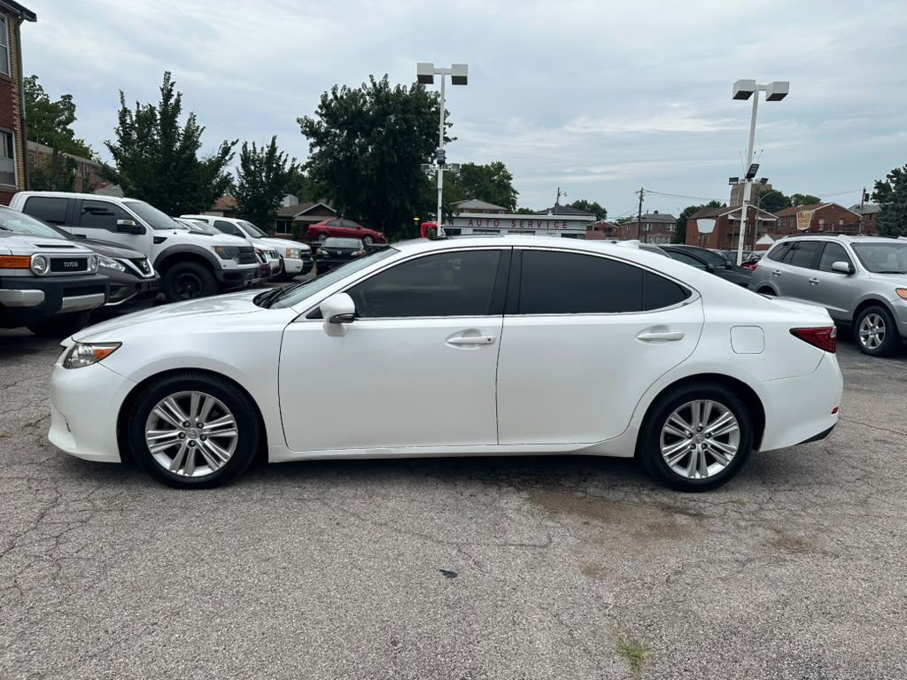 2015 Lexus ES Image 5