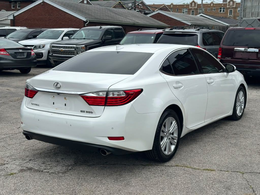 2015 Lexus ES Image 6