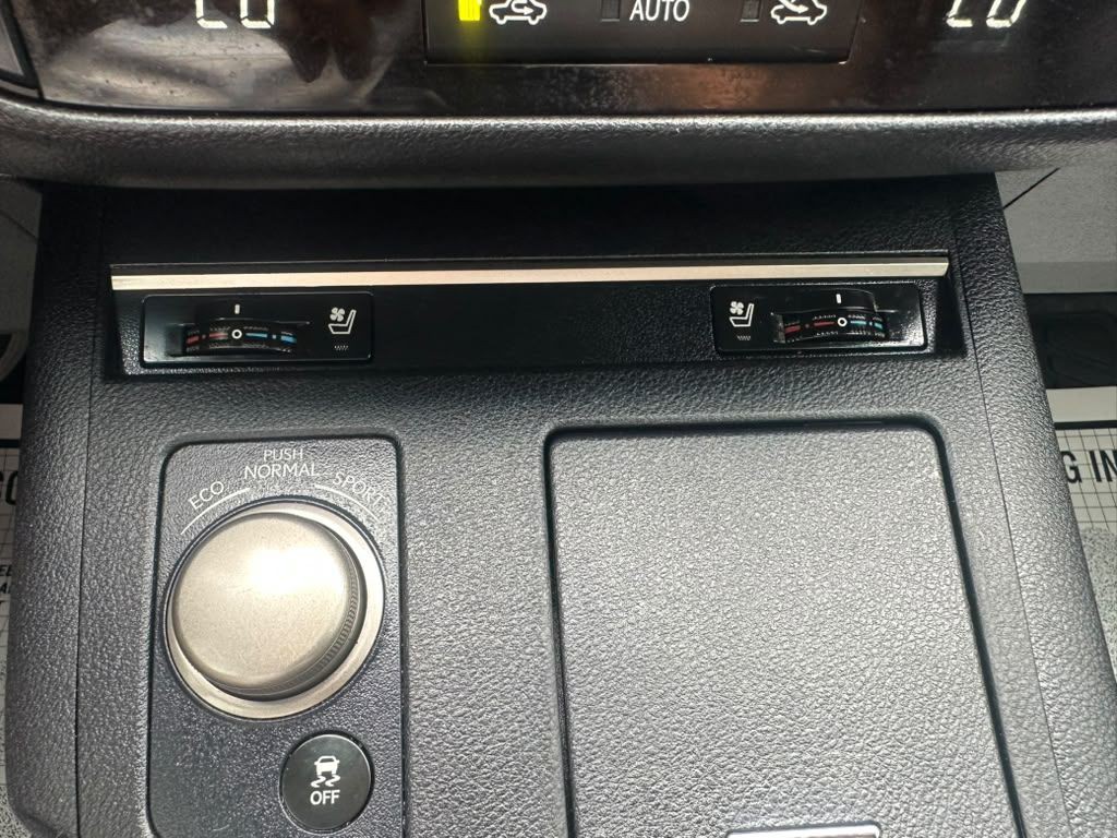 2015 Lexus ES Image 20