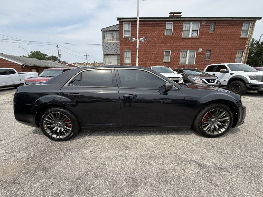 2014 Chrysler 300 Image 6