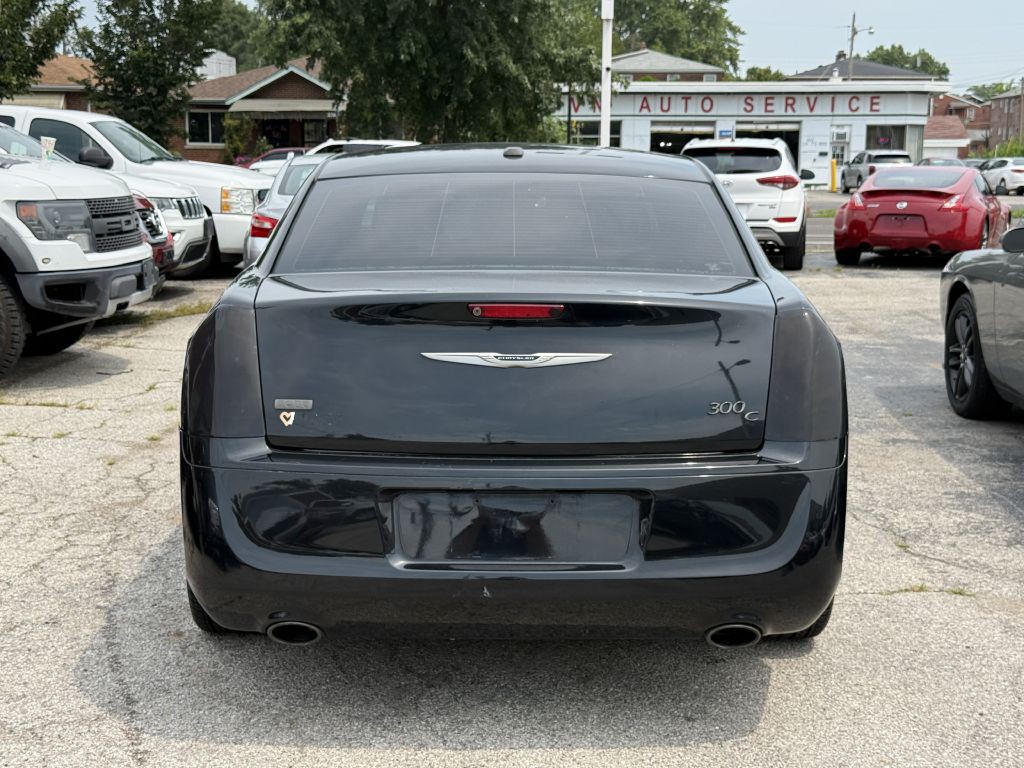 2014 Chrysler 300 Image 8