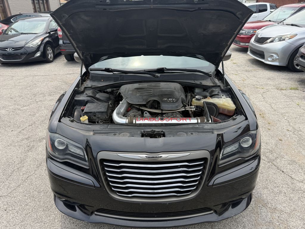 2014 Chrysler 300 Image 9