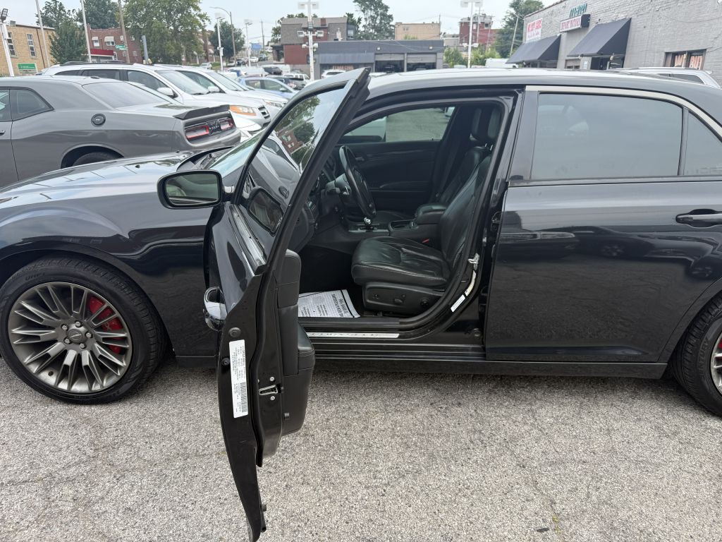 2014 Chrysler 300 Image 10